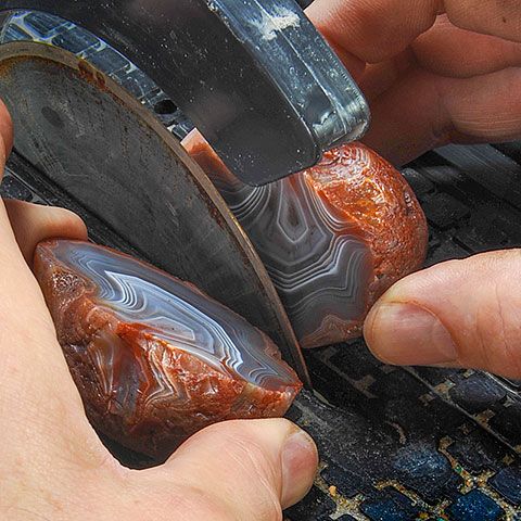 Lapidary Crafting Demonstration (Gem museum) Kandy