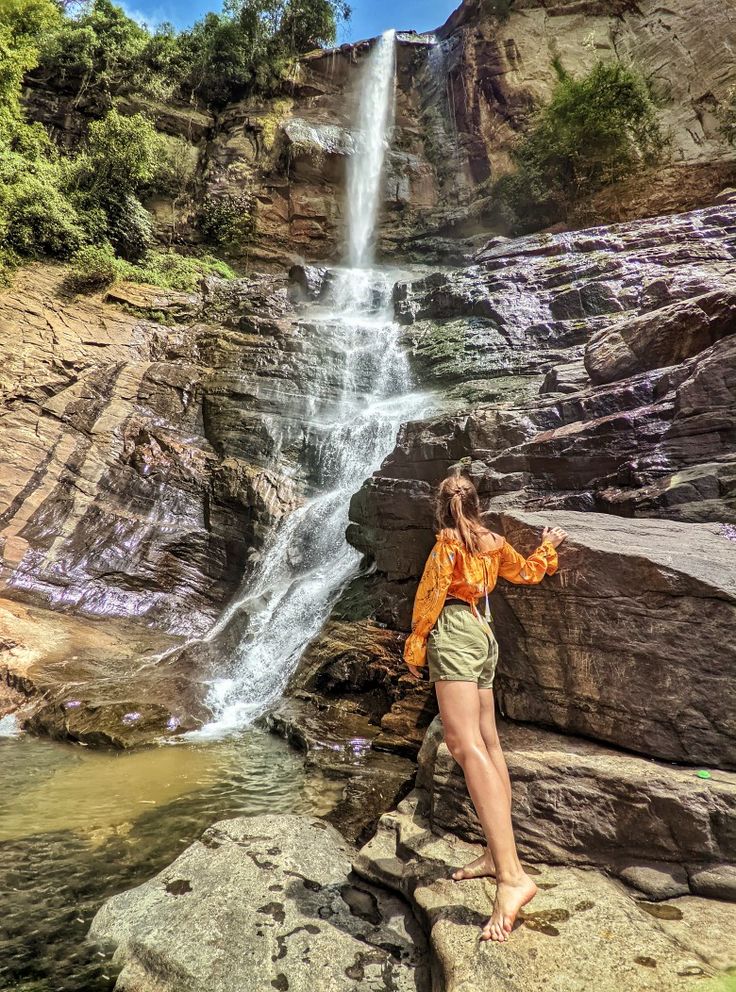 Ramboda Falls scenic viewpoint photography