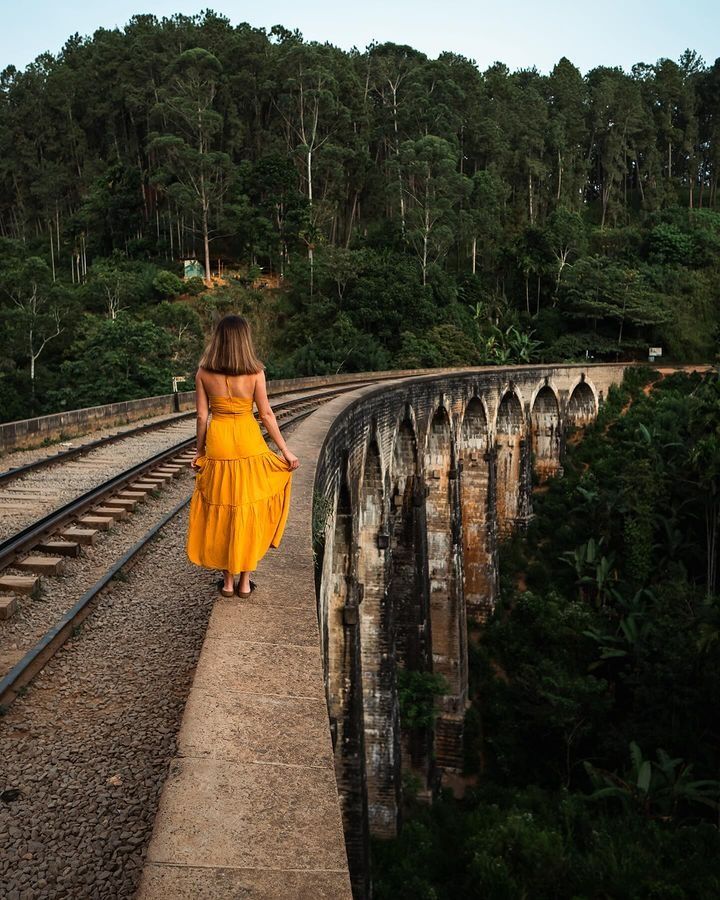 Nine Arch Bridge walk & Little Adam’s Peak trek