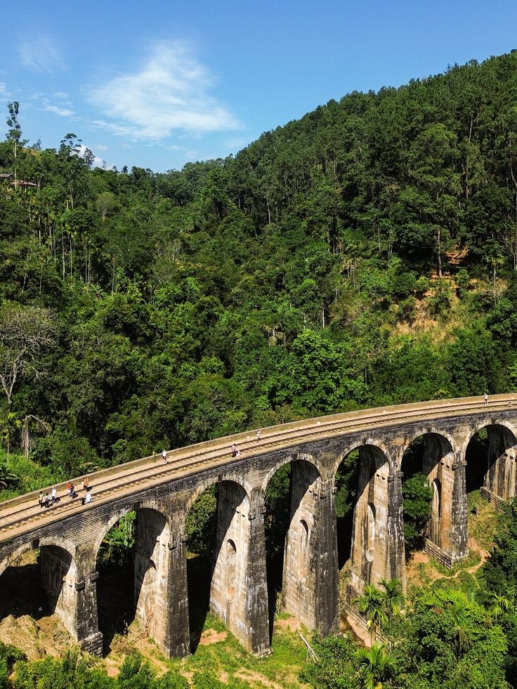 Hiking Past the Nine Arches: The Secret Demodara Loop Trail